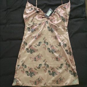 nasty gal size 10 vintage rose mini dress  ✨